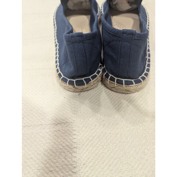 Blue canvas espadrilles w/daisy embroidery Walk With Me by Coldwater Creek 8 - Picture 5 of 8